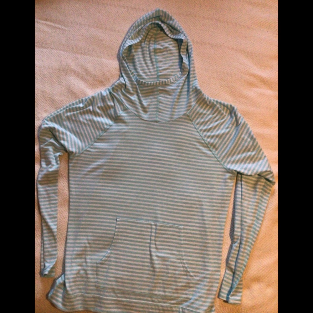 Kiwi Kate Lightweight Hoodie Size XL